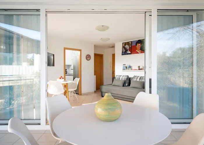 Crvena Uvala 아파트 잠브라티야