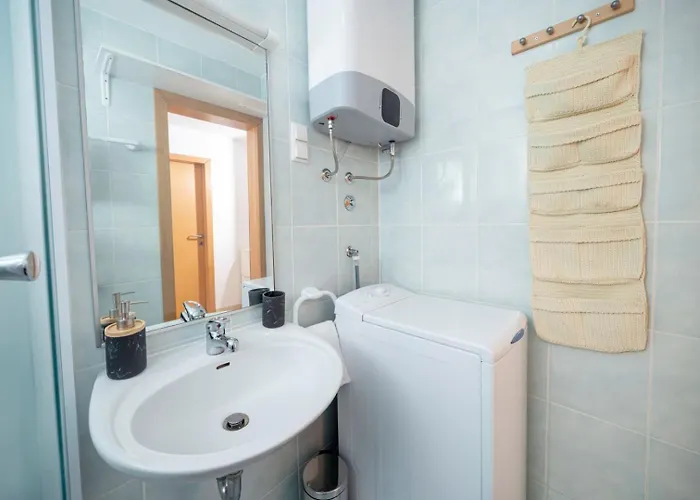 Crvena Uvala 아파트 잠브라티야